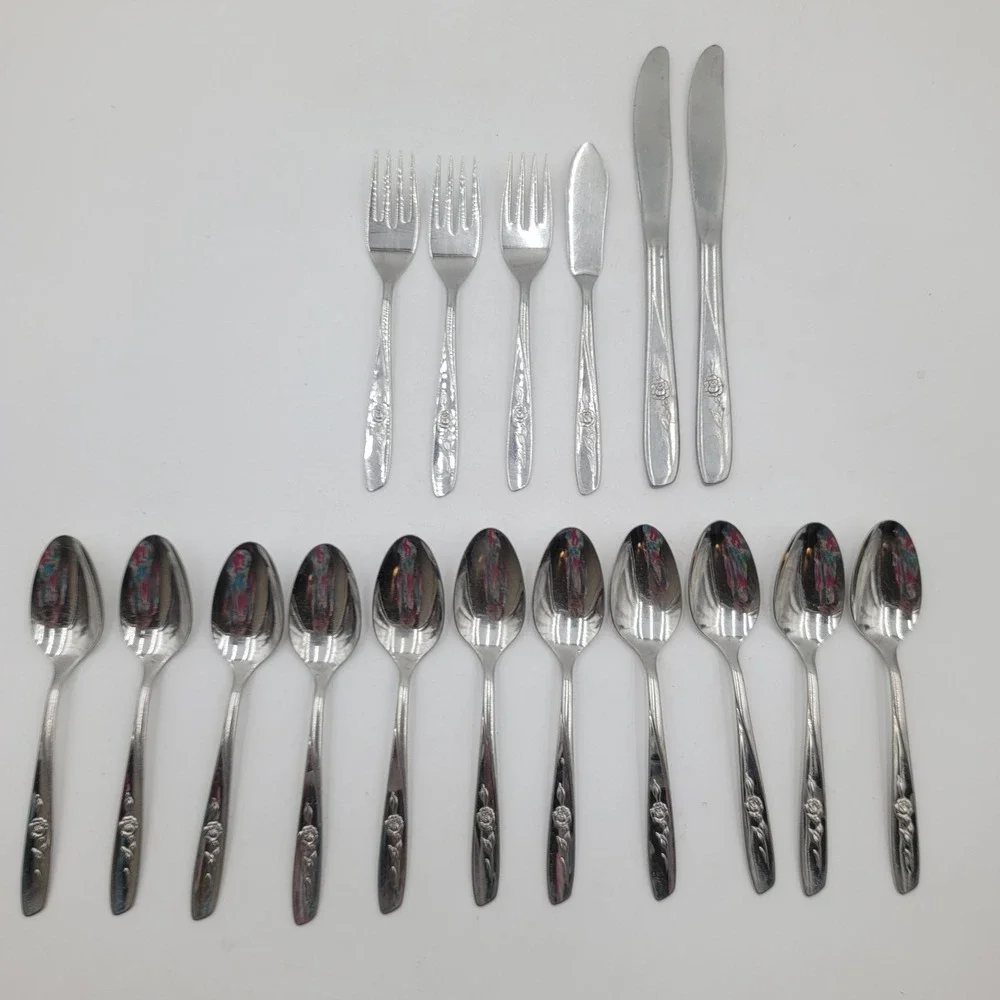 17pc Wm A Rogers Oneida Sweet Briar Stainless Flatware Rose Floral Silverware